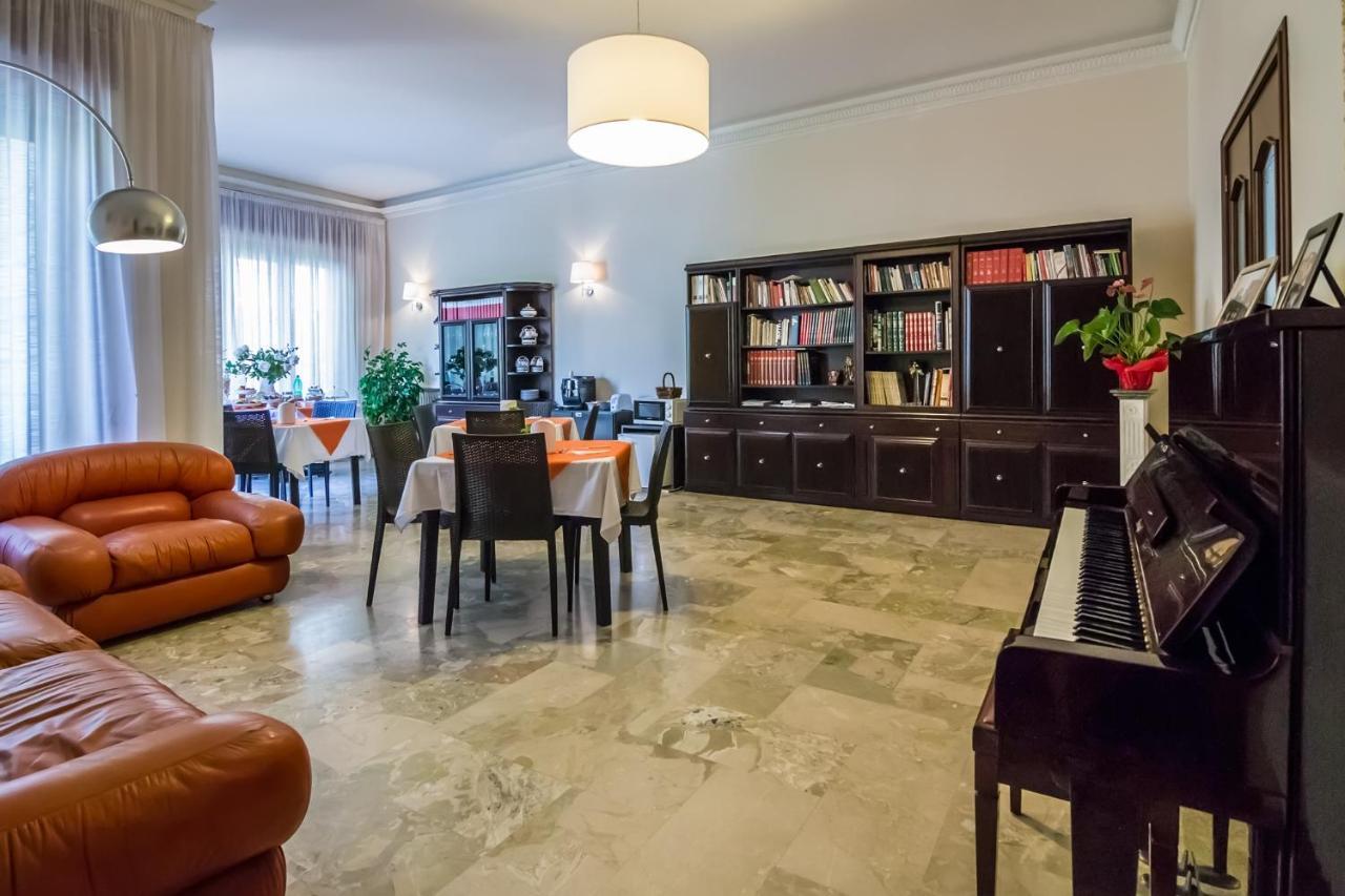 Villa Lazzari B&B Tra I Due Mari Мальє Екстер'єр фото