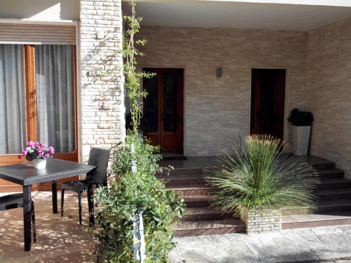 Villa Lazzari B&B Tra I Due Mari Мальє Екстер'єр фото